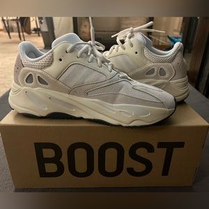 Yeezy Boost 700 Analog